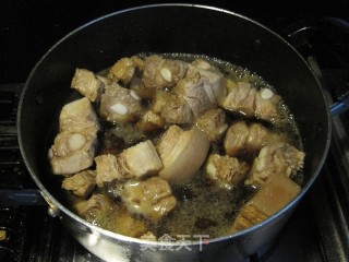 妈妈的“啤酒版---红烧肉”的做法步骤：2