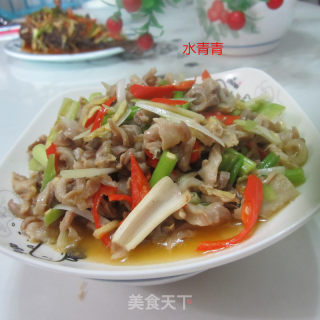 西芹大蒜炒猪肚的做法
