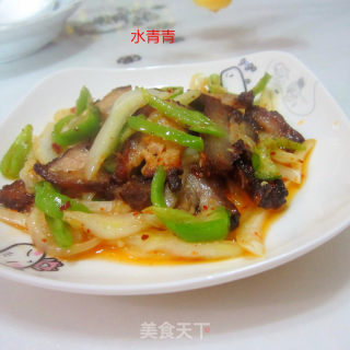 青椒白菜梗子炒腊肉的做法