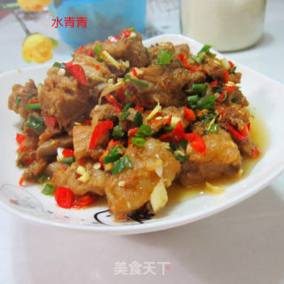 酱油炒排骨的做法