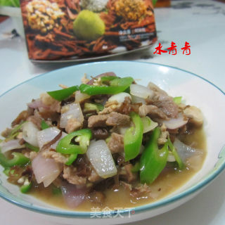 木耳洋葱炒肉的做法