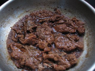 红油酱排骨的做法步骤：2