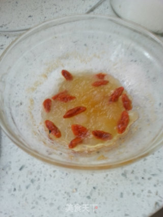 雪蛤枸杞的做法