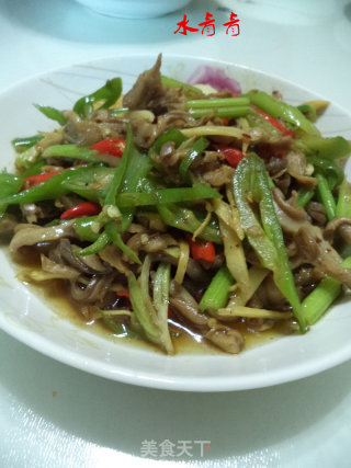 米椒蒜瓣肚丝的做法