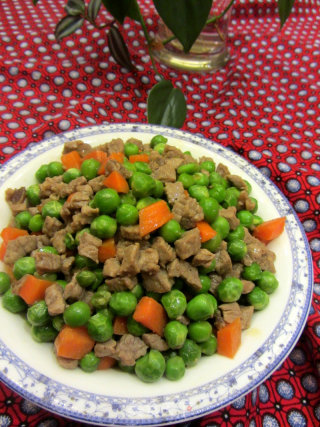 豌豆炒牛肉粒的做法