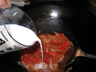 奶香茄汁虾汤的做法步骤：2