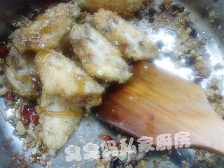 避风塘鸡翅的做法步骤：3