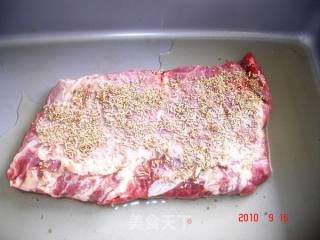 迷迭香烤羊腩的做法步骤：2