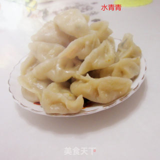 红萝卜鱼泥饺子的做法