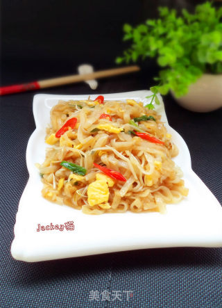 鸡蛋炒河粉的做法