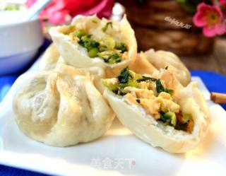 青菜鸭蛋包子的做法