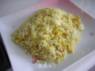 蛋炒饭的做法步骤：2