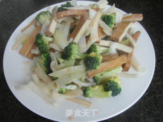 炒时蔬沙拉的做法