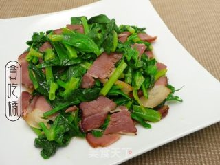 奶油腊肉炒豆苗 ♥ 腊肉不只是年菜 7的做法