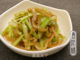 芥末西芹海蜇丝 ☆唬很大海蜇皮1的做法