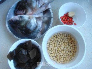 海带黄豆鱼头汤的做法步骤：4