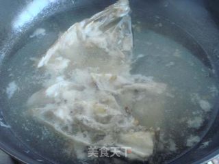 海带黄豆鱼头汤的做法步骤：4