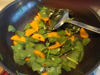 手撕扁豆的做法步骤：3