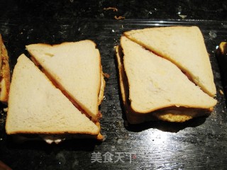 瞎捣鼓------吐司披萨三明治的做法步骤：2
