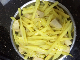 肉丸炒土豆丝的做法