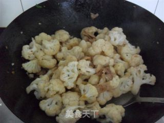 菜花炒肉片的做法步骤：2