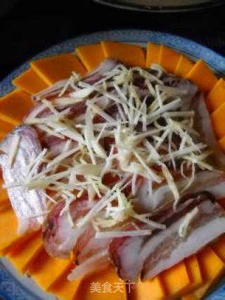 腊肉土豆南瓜的做法步骤：2