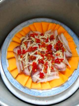 腊肉土豆南瓜的做法步骤：2