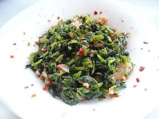辣酱芹菜叶的做法