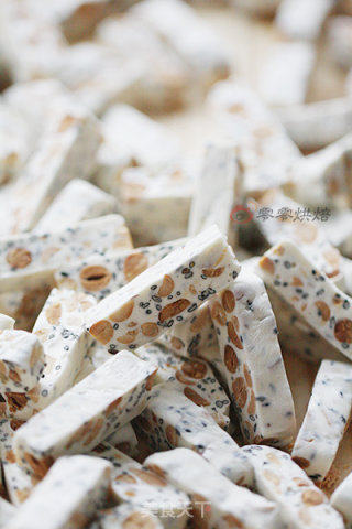 芝麻花生牛轧糖-水饴版的做法