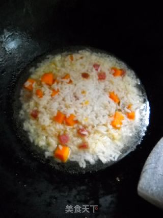 洋葱南瓜焖饭的做法步骤：2