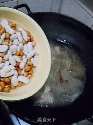 芸豆烧牛腩的做法步骤：2