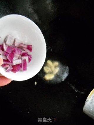 干锅手撕面筋的做法步骤：2