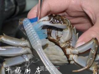 清蒸闸蟹的做法步骤：2