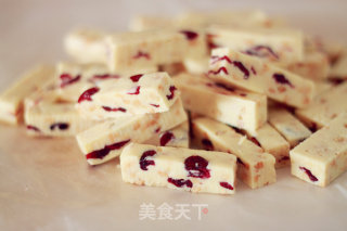 花生蔓越莓牛轧糖的做法