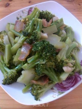 腊味西兰花的做法