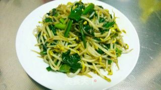 菠菜炒绿豆芽的做法