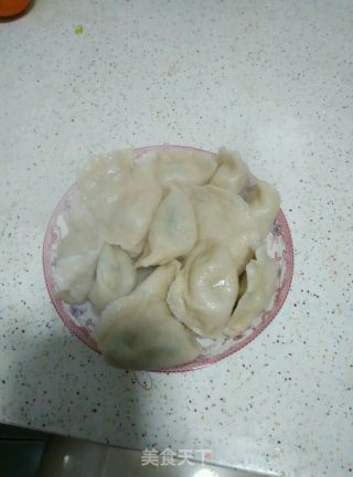 猪肉鲜虾白菜饺子的做法