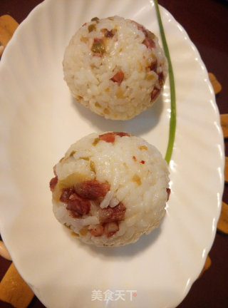 腊肠饭团的做法
