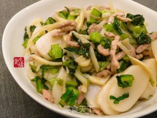 雪菜笋丝炒糕  我♥年糕4的做法