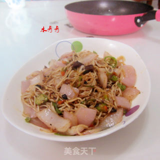 洋葱炒面的做法