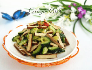 黄瓜拌豆干的做法