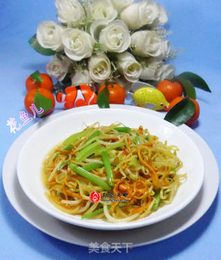 芹菜虫草菇炒绿豆芽的做法