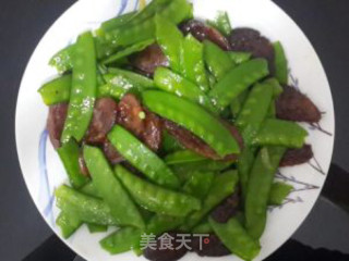 腊肉炒荷兰豆的做法