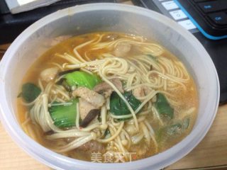 金针茹肉片面条