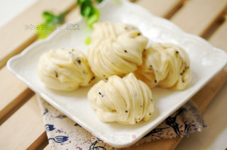 黑芝麻腐乳花卷的做法
