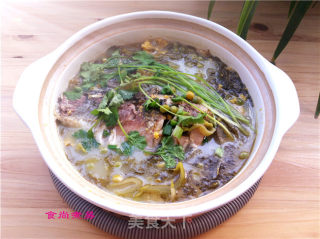 鲫鱼豌豆咸菜煲的做法