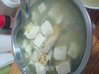 豆腐黄豆鱼头汤的做法