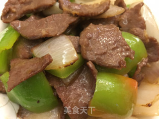 洋葱、甜椒炒牛的做法