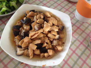 香菇鸡肉的做法