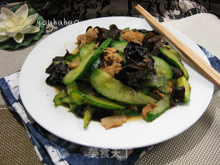 黄瓜木耳炒肉的做法